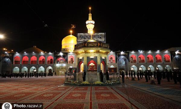 عکس از حرم امام رضا در شب