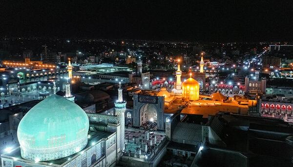 عکس از حرم امام رضا در شب