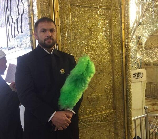 عکس از خادمین حرم امام رضا