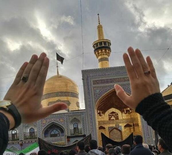 عکس عاشقانه در حرم امام رضا
