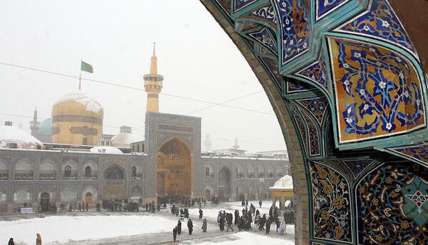 عکس حرم امام رضا دختر