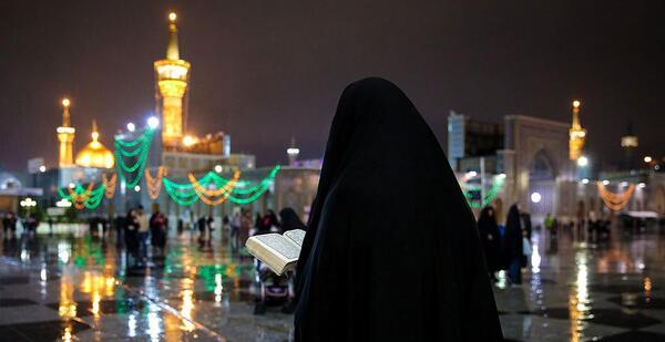 عکس حرم امام رضا دختر