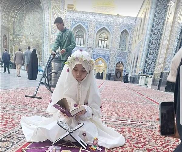 عکس حرم امام رضا دختر