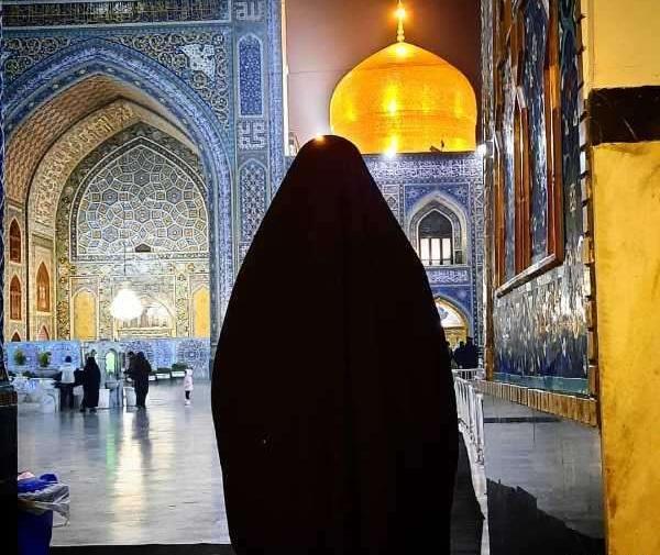 عکس حرم امام رضا دختر