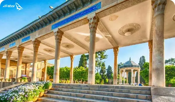 عکس از ارامگاه حافظ شیرازی