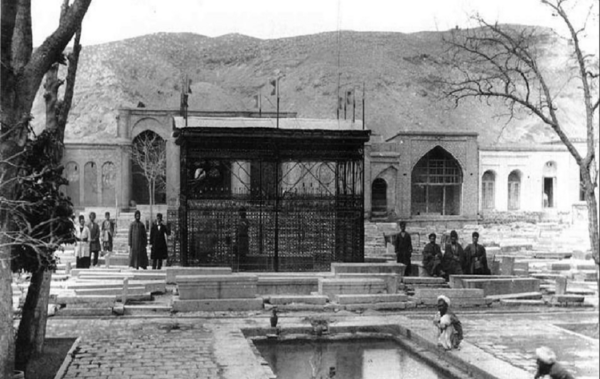 عکس واقعی آرامگاه حافظ شیرازی