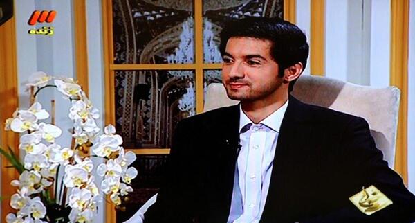 عکس مجری به سمت خدا