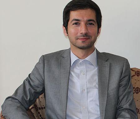 عکس مجری به سمت خدا