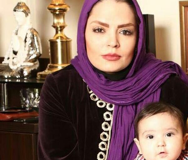 عکس سپیده خداوردی با خانواده