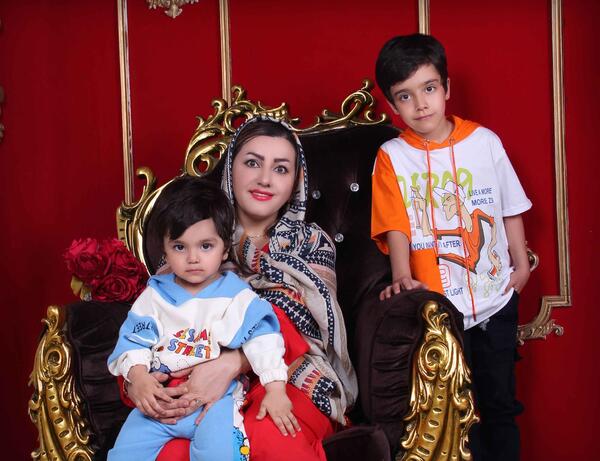 نمونه عکس خانوادگی در اتلیه