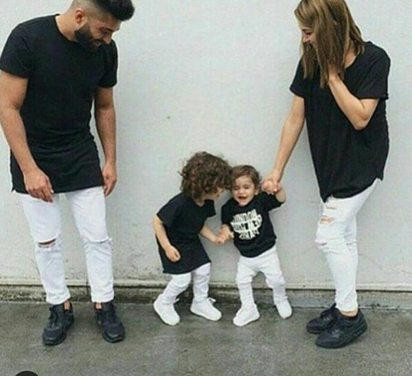 عکس خانواده چهار نفره لاکچری