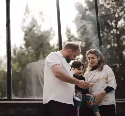 ژست های عکس خانوادگی ایرانی در آتلیه
