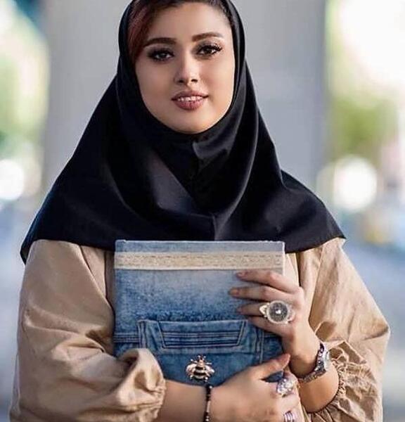 عکس دختر با ژست قشنگ