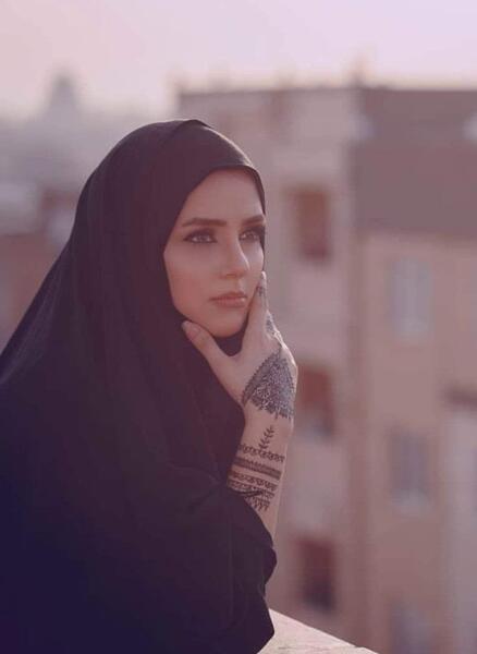 عکس نیم رخ صورت دختر زیبا