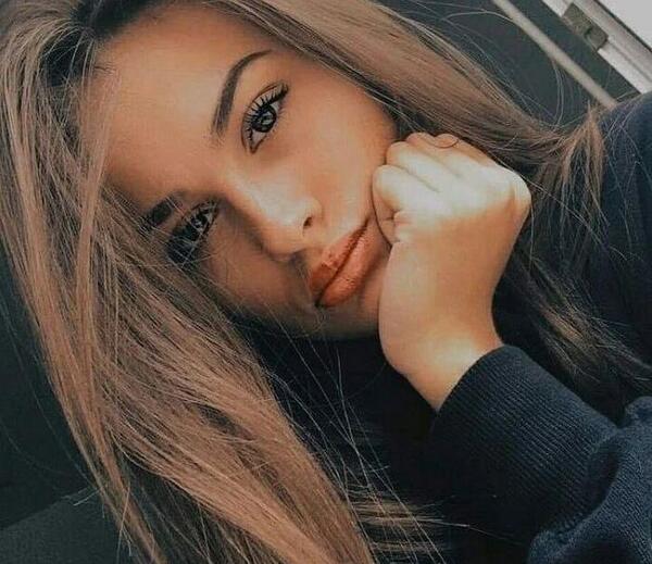 باکلاس عکس نیم رخ دختر زیبا برای پروفایل