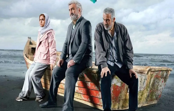 عکس دریا آبی روشن