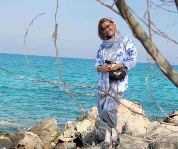 عکس دریا آبی روشن