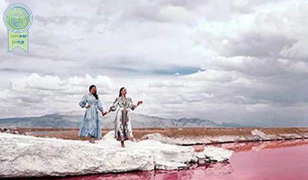 عکس دریاچه نمک در شیراز
