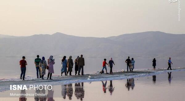 عکس دریاچه نمک در شیراز