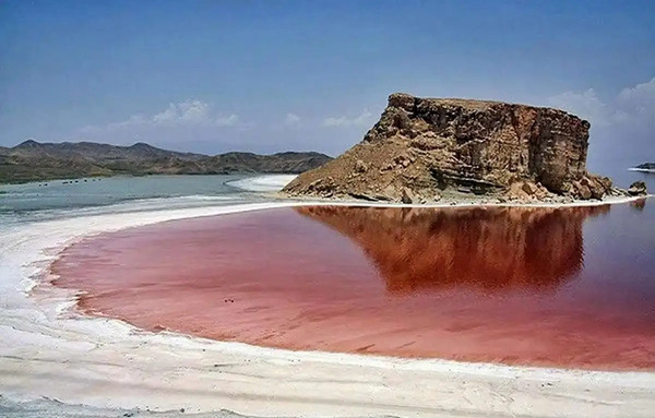عکس دریاچه ارومیه در سال ۱۴۰۳