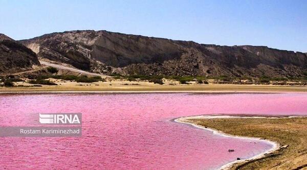 عکس دریاچه صورتی در ایران