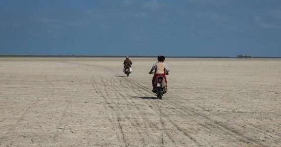عکس دریاچه صورتی گمیشان