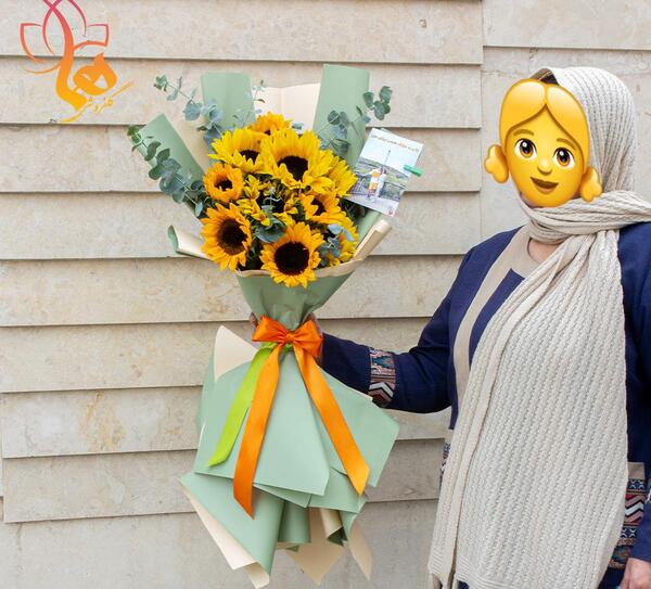 ایده عکس تولد با گل افتابگردان