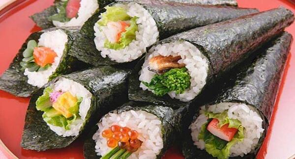 عکس غذای چینی سوشی