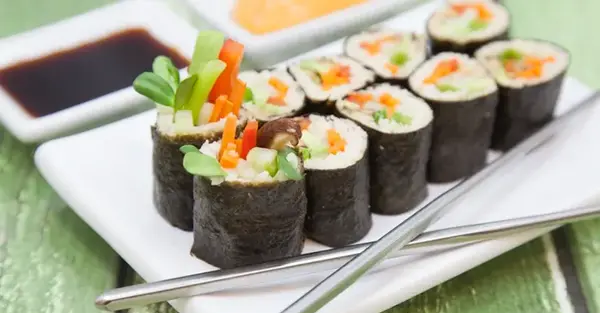 عکس غذای چینی سوشی