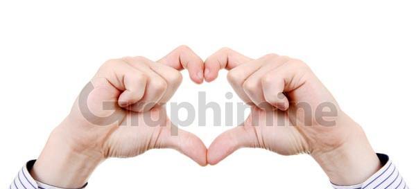 عکس استیکر قلب با دست