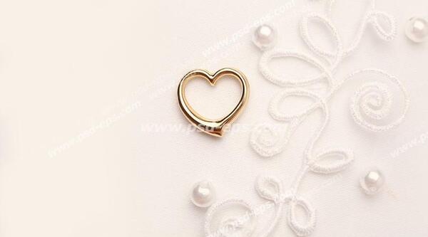 عکس قلب پس زمینه سفید
