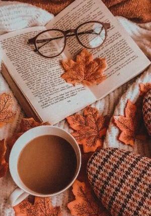 عکس قهوه و کتاب برای پروفایل