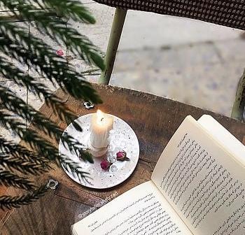 عکس قهوه و کتاب برای پروفایل