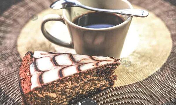 عکس قهوه و کیک در کافی شاپ