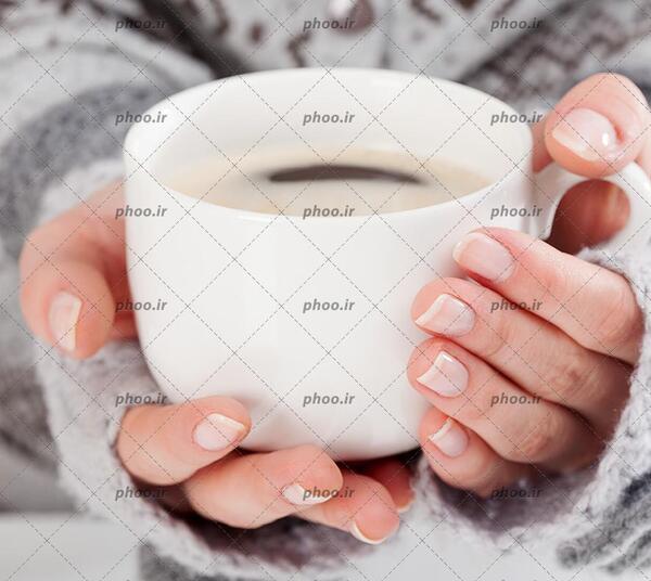 عکس قهوه دست دختر