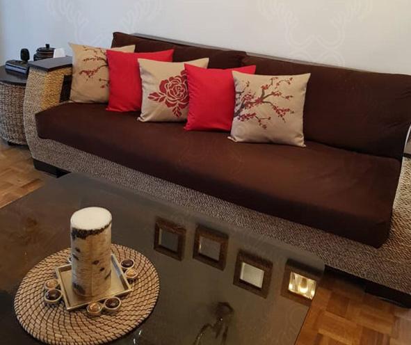 عکس کوسن مبل قهوه ای