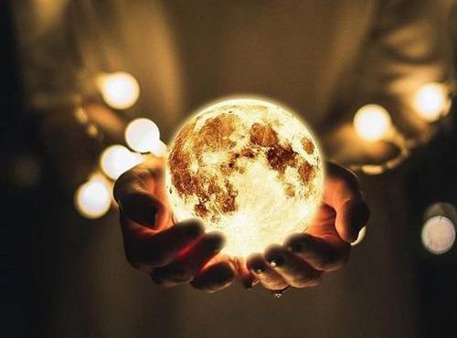 عکس ماه برای پروفایل دخترانه