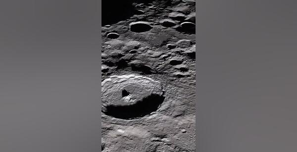 عکس ماه از نمای نزدیک