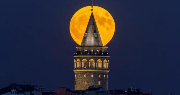 عکس ماه آبی ۱۴۰۳