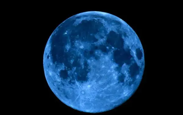 عکس ماه آبی ۱۴۰۳