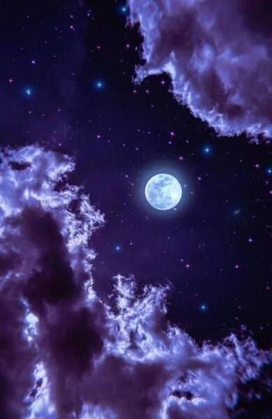 عکس ماه بنفش رنگ