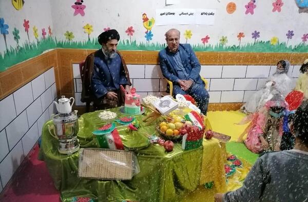 عکس جشن یلدا پیش دبستانی