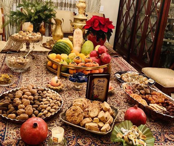 ایده عکس یلدایی خانوادگی