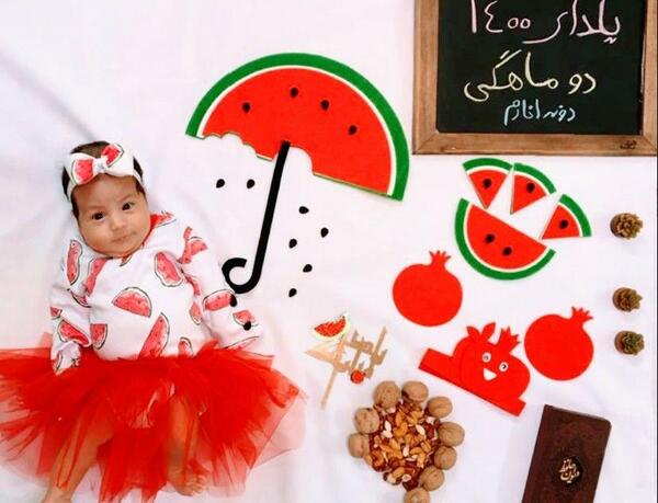 ژست عکس یلدایی پسرانه