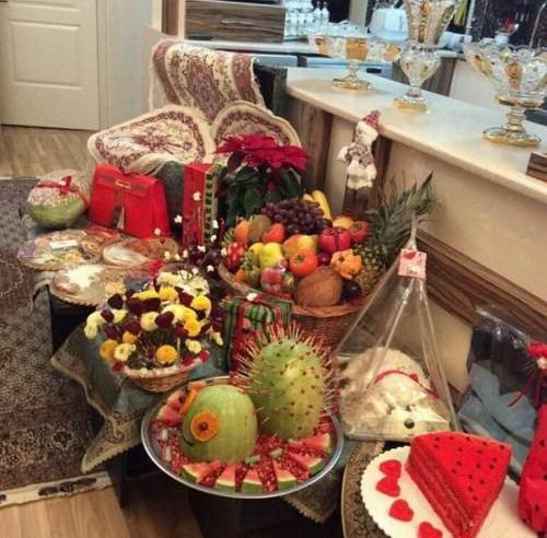 عکس سفره یلدایی عروس