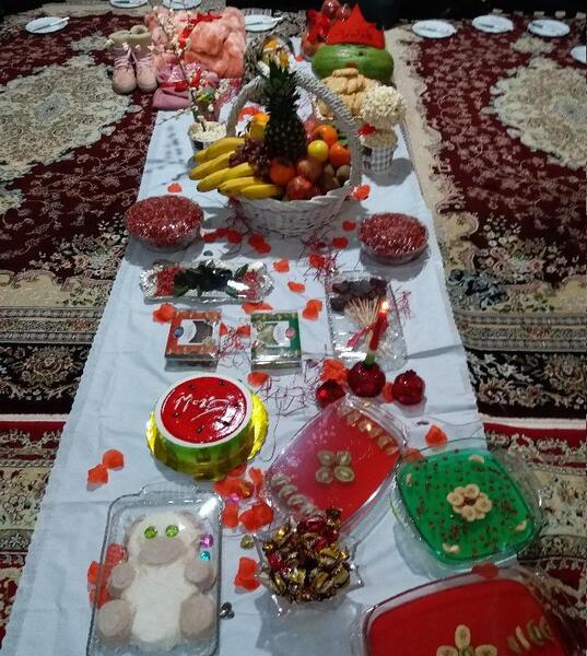 عکس سفره یلدایی عروس