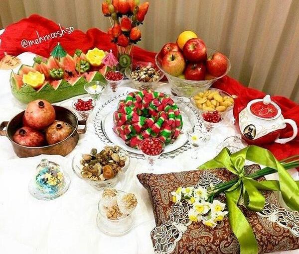 عکس سفره یلدایی عروس