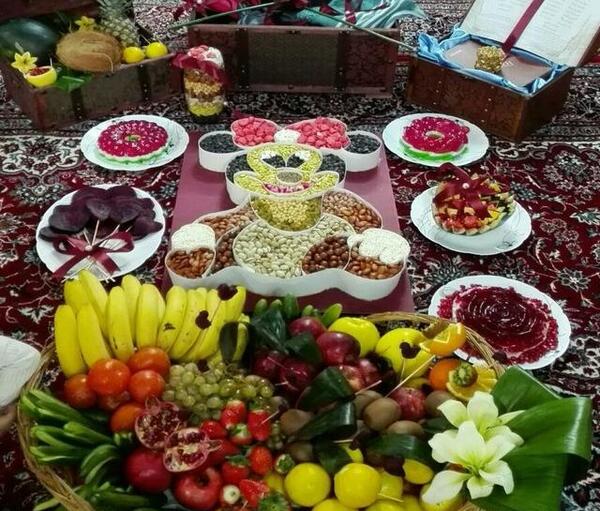 عکس سفره یلدایی عروس