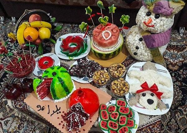 عکس تزیین سفره ی یلدا