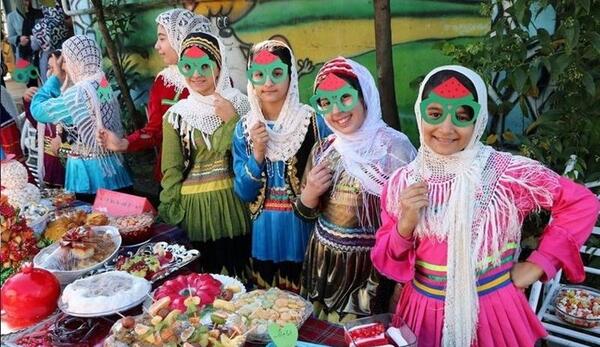 عکس شب یلدا برای گروه مدرسه